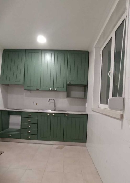 Vivenda T2 em Alfeizerão , localizada em zona sossegada.