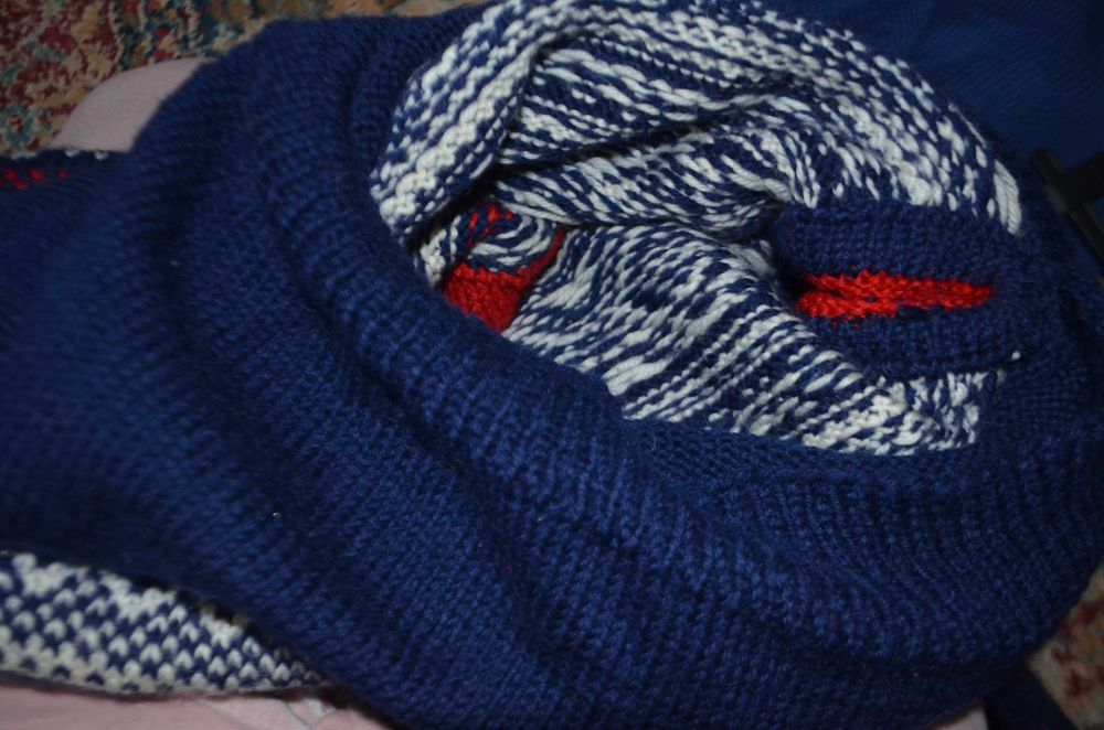 sweter robiony na drutach owcza wełna S