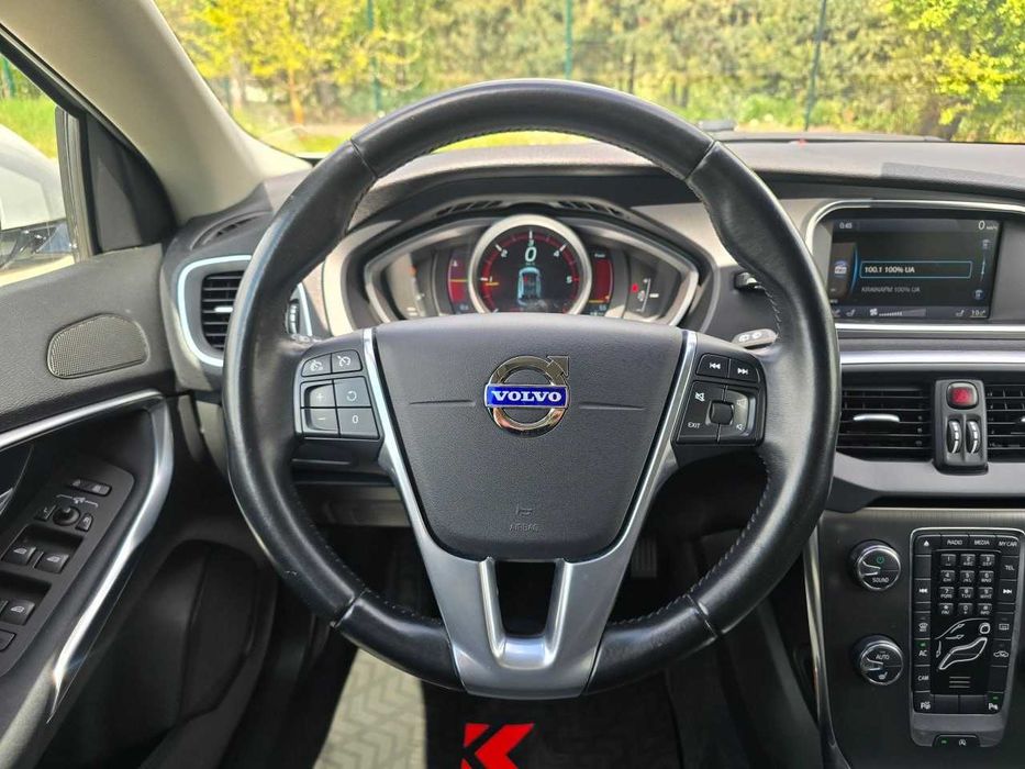 Продам  Volvo V40 2013. Можна в розстрочку, під викуп.