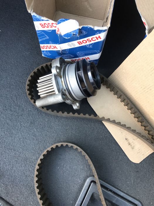 Комплект ГРМ+Помпа Audi A4 B8 2.0TDI, Bosch