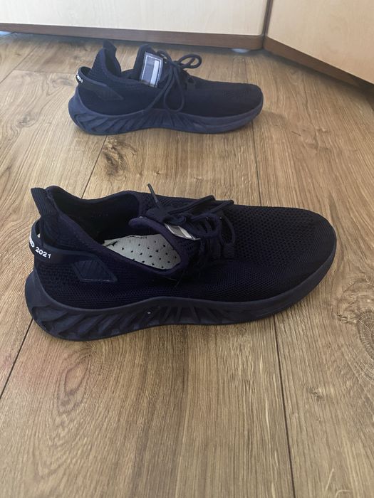Buty siatkowe rozmir 39