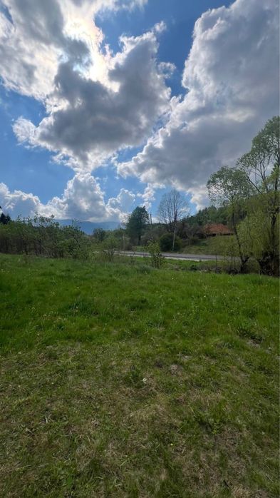 Продається ділянка з будинком у горах Карпати