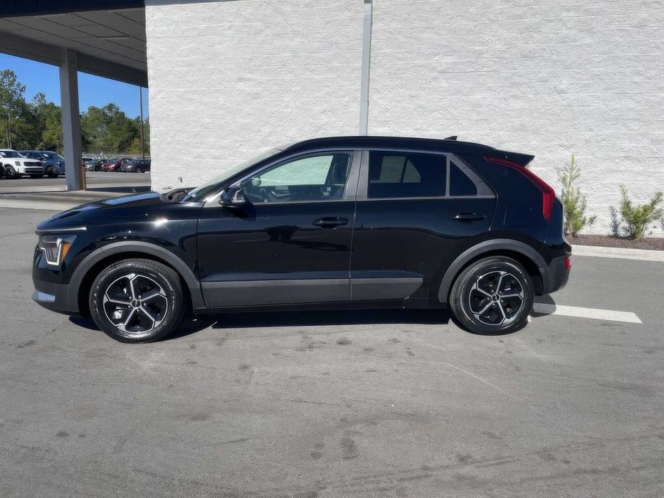 Kia Niro EX      2023