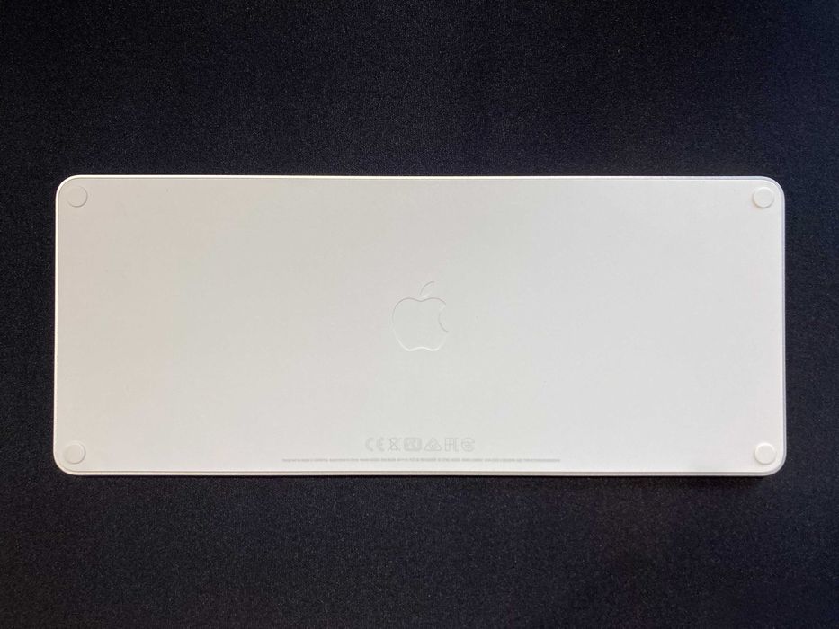 Apple Magic Keyboard (A3203) USB-C - Branco (Ótimo Estado)