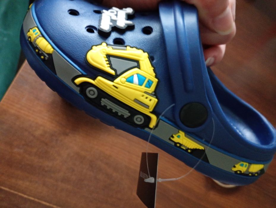 Nowe klapki piankowe dla chłopca 29 (18.5 cm)