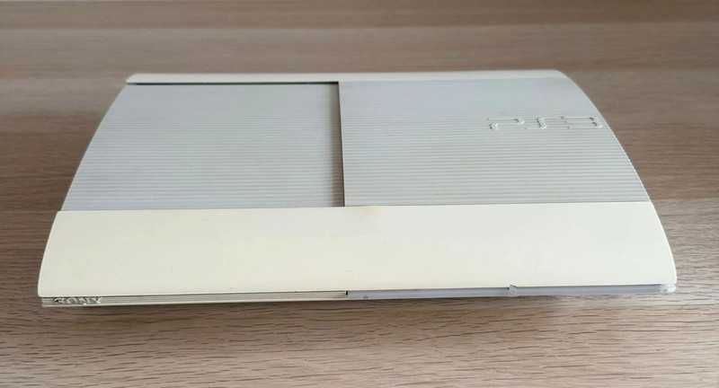 PlayStation 3 (PS3) Super Slim Branca 500GB