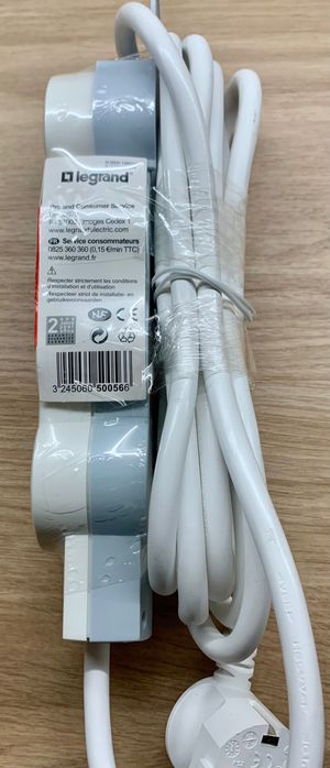 LEGRAND Listwa zasilająca 4 gniazda 3 m