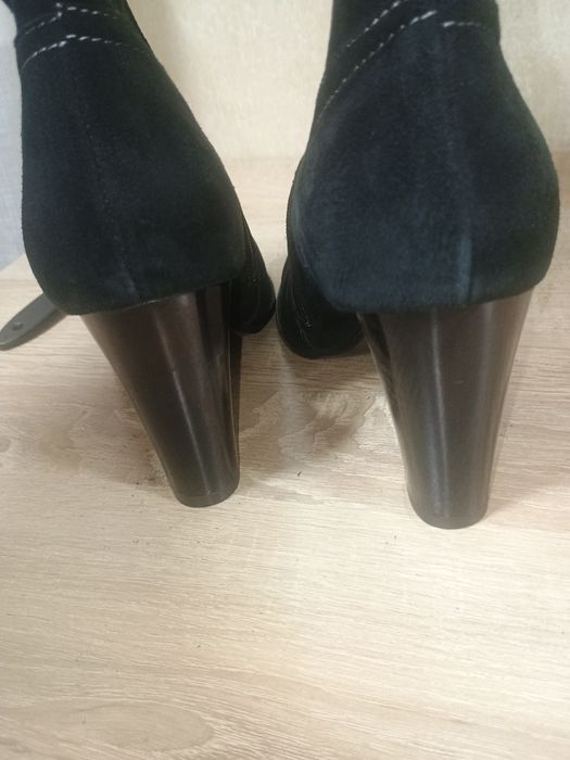 Продам женские сапоги