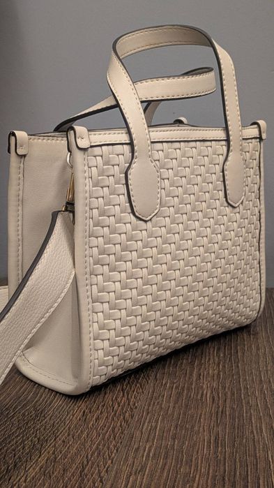 Міні-сумка-тоут Guess Silvana Woven Mini Tote.