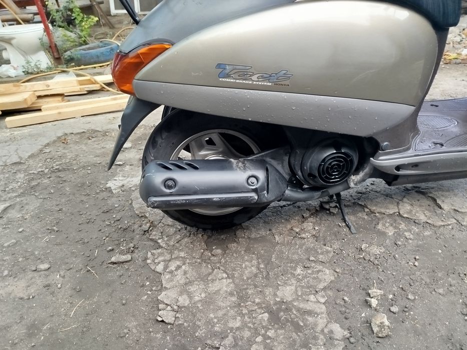 Породам скутер Honda tact