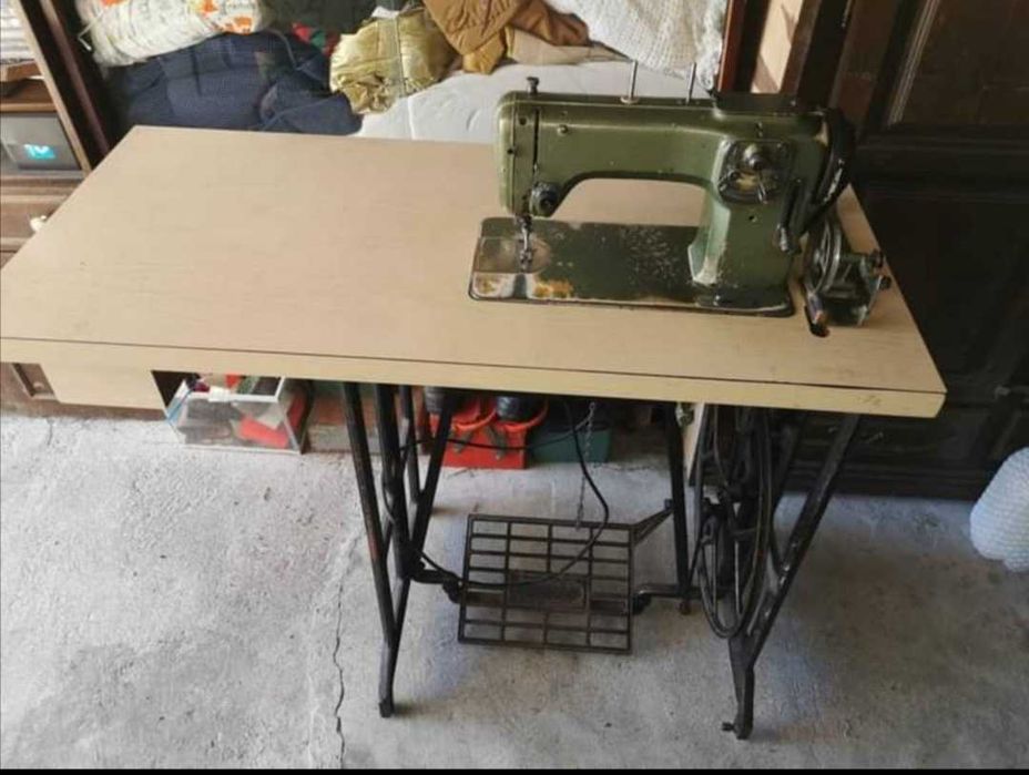 Máquina de costura Refrey