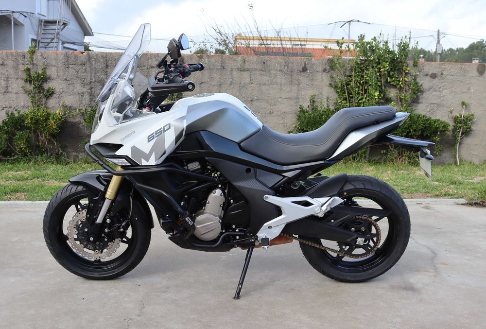 CF Moto 650 MT Impecável