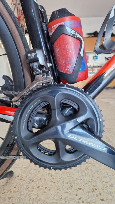 Bicicleta Giant com DI2 e  rodas de alumínio