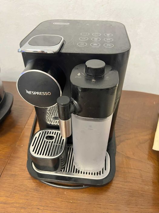 De'Longhi Nespresso Gran Lattissima - Como Nova