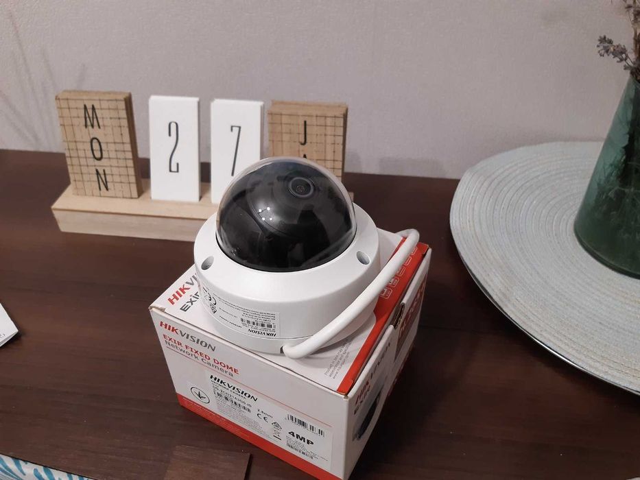 Настінний тримач для купольних камер.