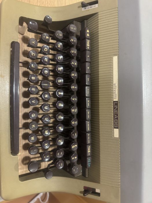 Maquina de escrever Olivetti. Linea 88Vintage