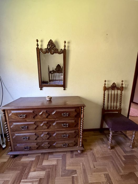 Mobília Quarto Completa Madeira Maciça – Ideal Turismo Rural / Gerês