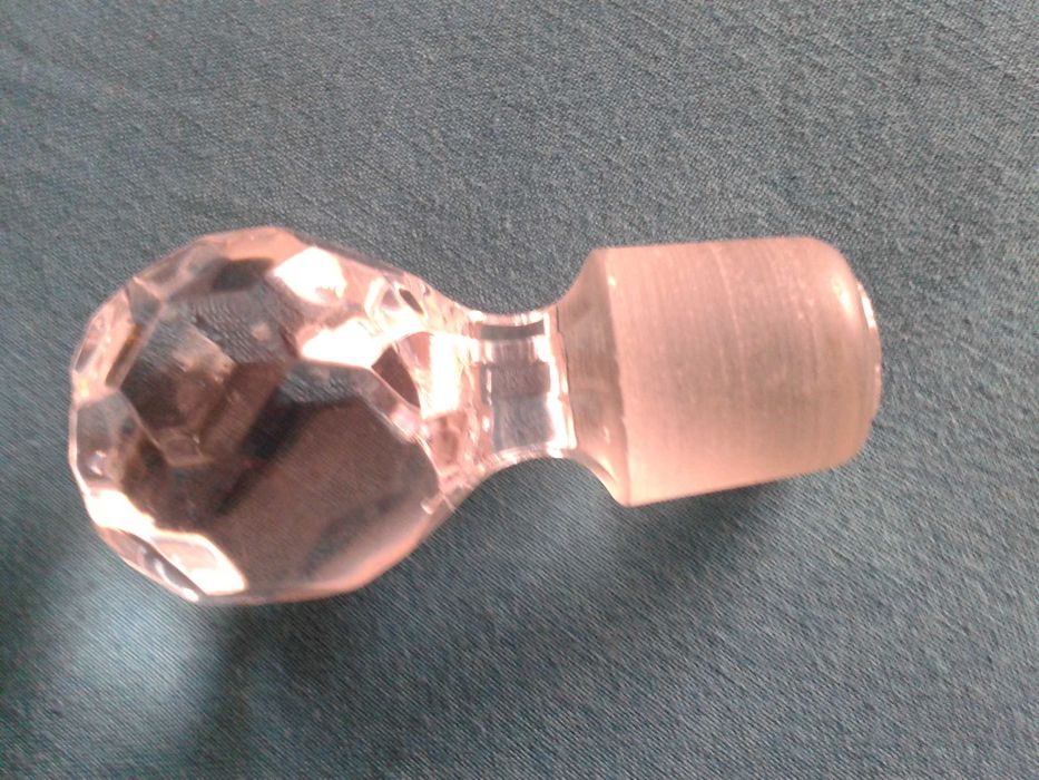 ROLHA-TAMPA de vidro ( ou  cristal ? ) facetado para garrafa