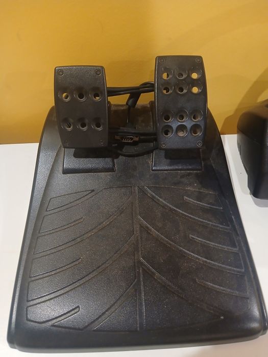 Título: Logitech Driving Force GT + Manete de Mudanças – PS3/PC