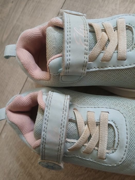 Lekkie buty siateczkowe dziewczynka 24