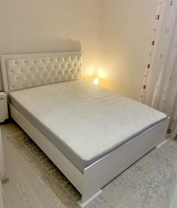 Продам двуспальную кровать
