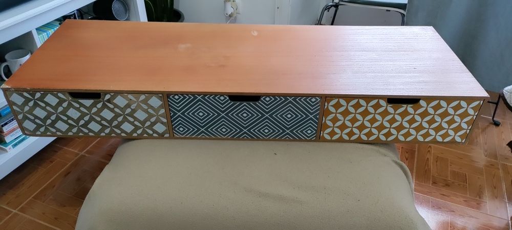 Móvel de gavetas - Vintage (tem marcas de uso)