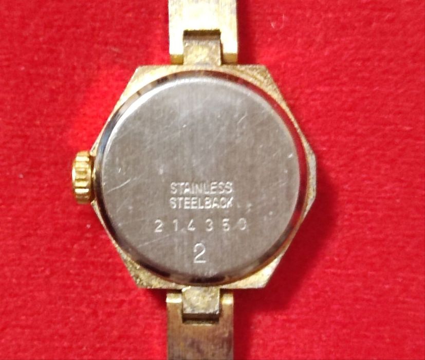 Классические механические женские часы  ,,Pallas ,, 17