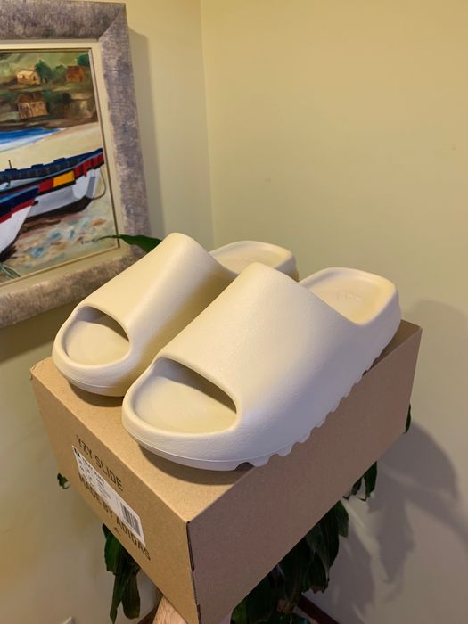 Adidas yeezy slides Bone