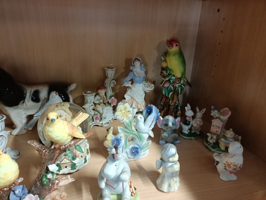 Figurki porcelanowe różne