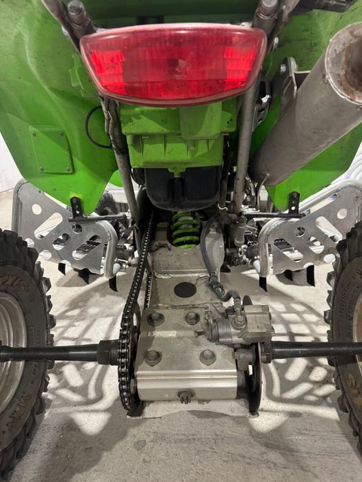 Moto 4 KFX 400 com muitos extras