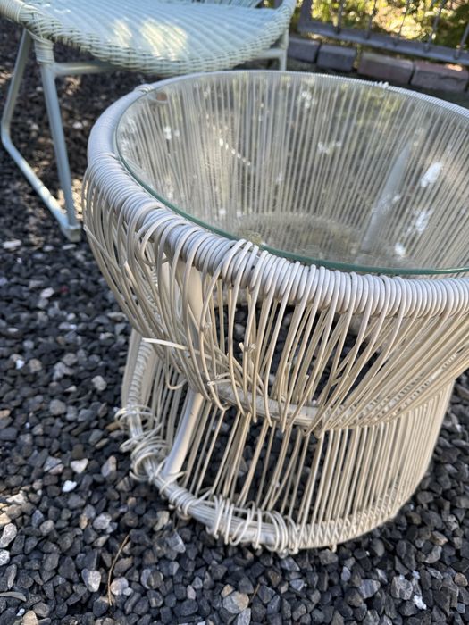 Meble rattanowe uszkodzone