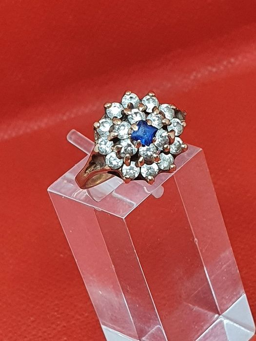 Złoto Złoty Damski Pierścionek z cyrkoniami i szafirem 585 14K 4,57gr.