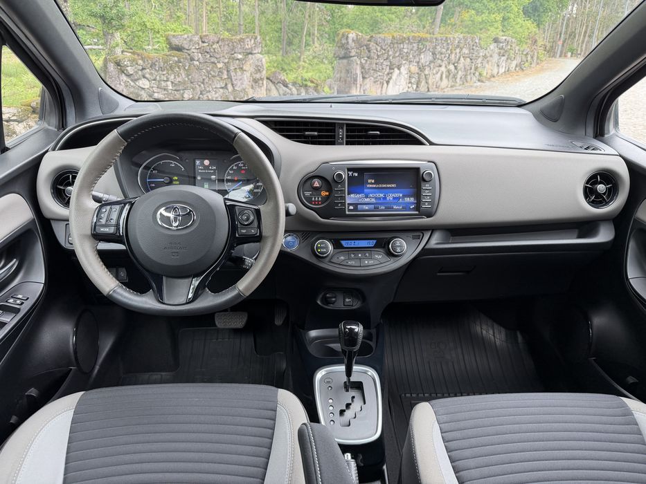 Toyota yaris 1.5 Hsd Square Collection  1 dono