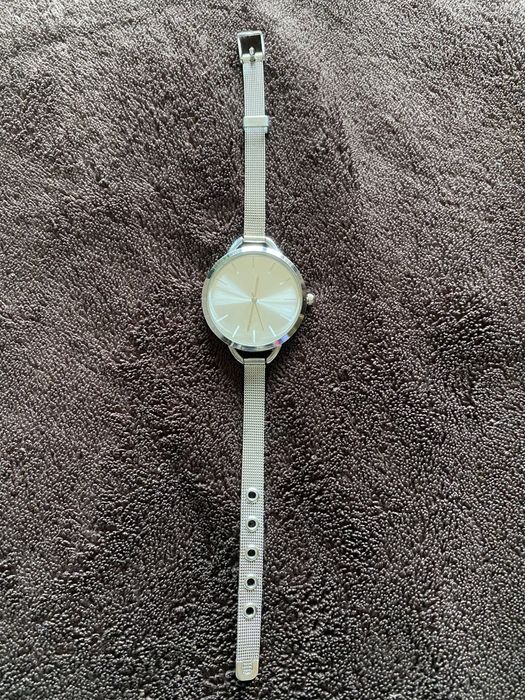 Zegarek damski roznego koloru