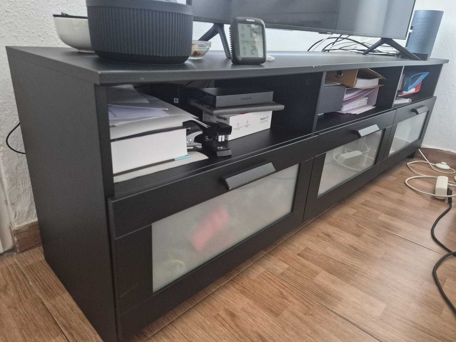 Móvel de TV IKEA BRIMNES preto com 3 gavetas – 216 cm
