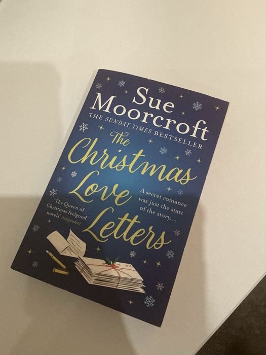 Книга на английском The christmas love letters