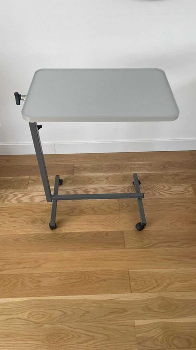 Сolchão anti-escaras, mesa de leito, cadeira