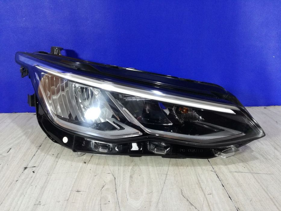 VW Golf 8 VIII od 2019 lampa reflektor przód prawa Full Led Europa 5H1