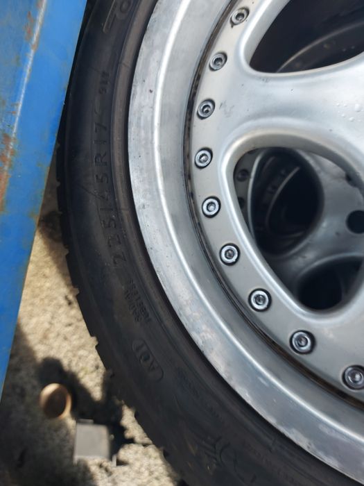 Felgi Aluminiowe 17 cali z oponami 225/45/R17 Skoda Octavia