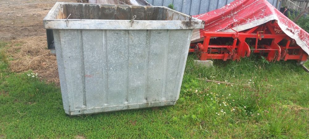 Sprzedam kontener pojemnik metalowy