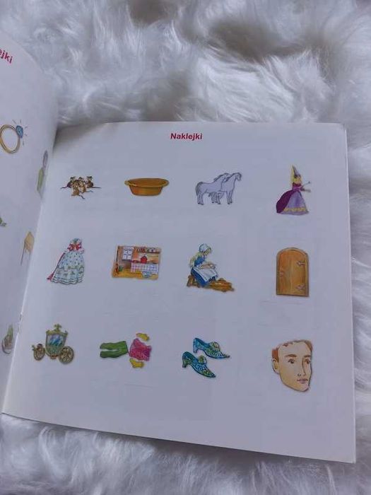 Angielski w bajkach Kopciuszek książka z naklejkami