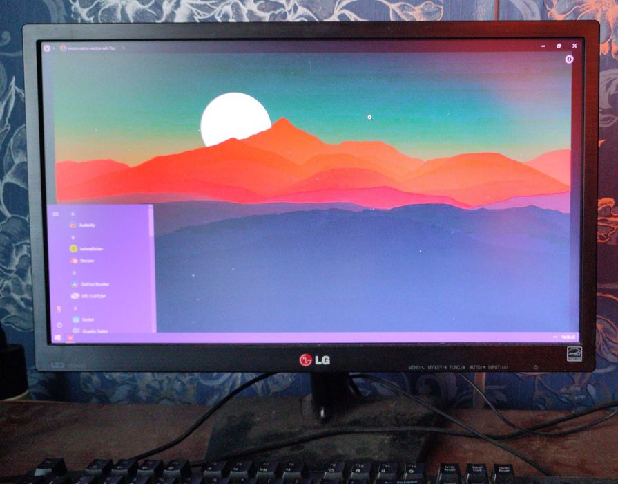 Монитор LG 20EN33 1600x900 60Hz VGA