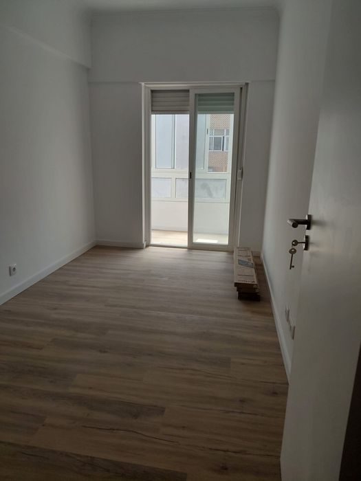 Apartamento t2 na torre da marinha remodelado