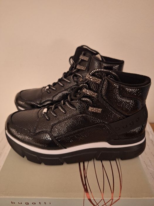 Buty Bugatti - czarne.