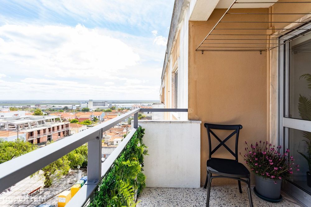 Fantastic T5+Attic Duplex with River and Mountain Views