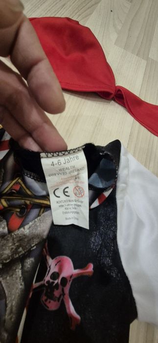 Stroj na bal piratki