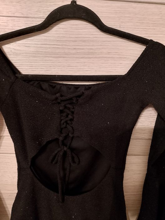 Bluzka z wycięciami na plecach