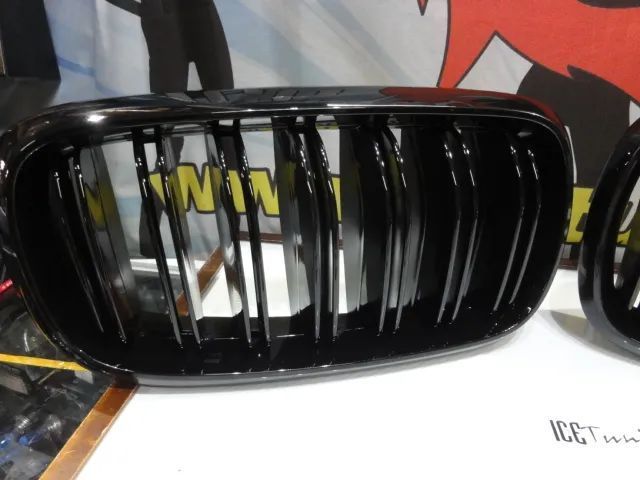 Grelha frontal em preto piano brilhante para BMW X5 F15, X6 F16 2013-2018 M4 look / dupla lâmina em Plastico ABS