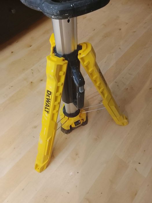 Lampa robocza DeWalt dcl079 LED na trójnogu (statyw teleskopowy)