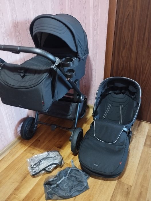 Продам коляску Carrella Epica 2 в 1
